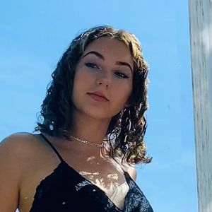 Meet your Posher, Genna